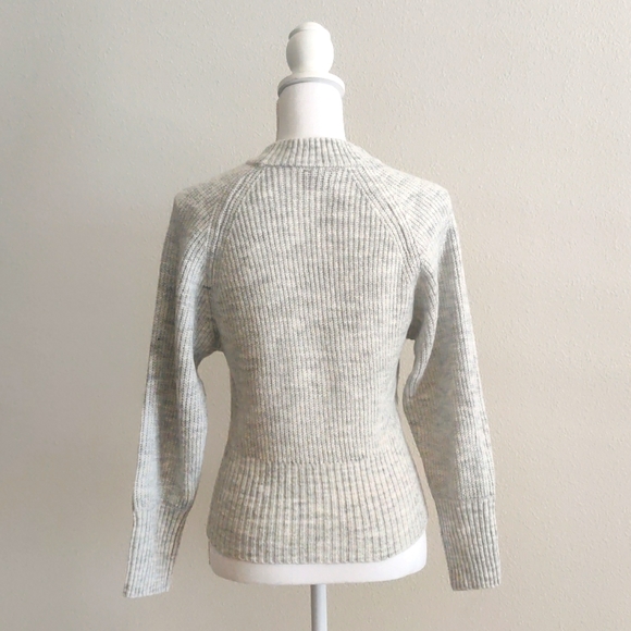 Dynamite Sweater - Picture 2 of 3